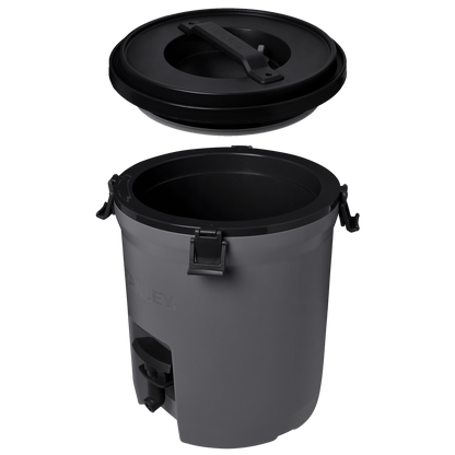 Stanley 2 Galloon Fast Flow Water Jug In Charcoal