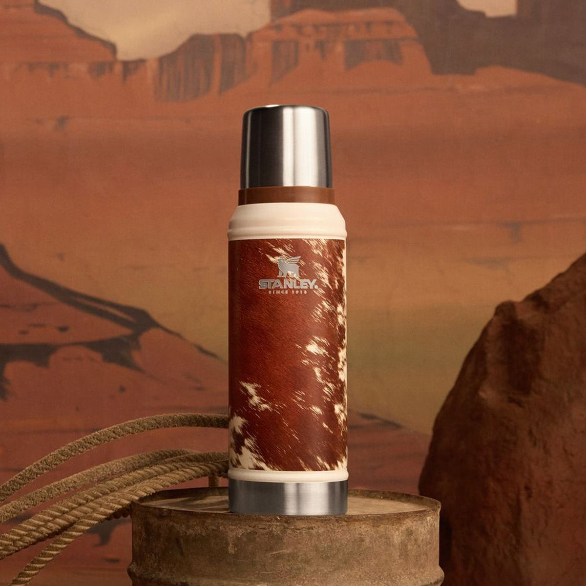 The Kacey Musgraves x Stanley 1913 Classic Legendary Bottle | 1.0 QT