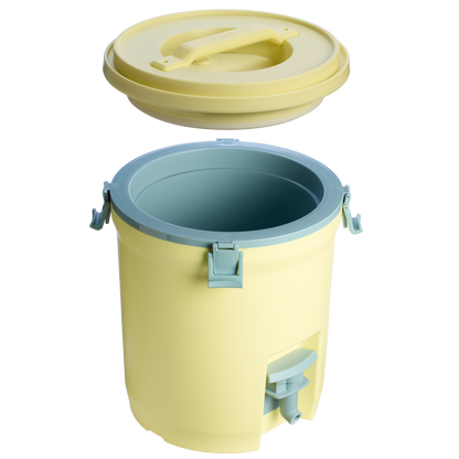 Stanley 2 Gallon Fast Flow Water Jug In Pomelo Yellow